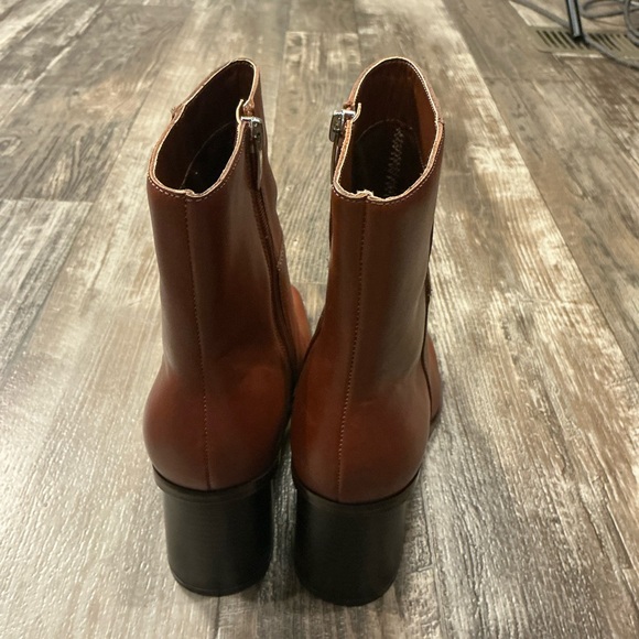 Marc Fiaher DAIREY Elegant Brown Ankle Boots Size 8.5 - Picture 15 of 16